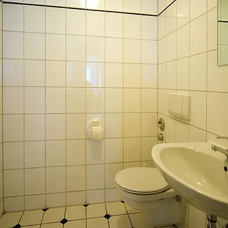 瓦尔内明德度假公寓