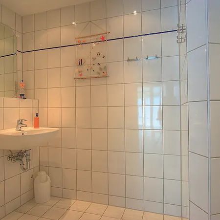 瓦尔内明德度假公寓